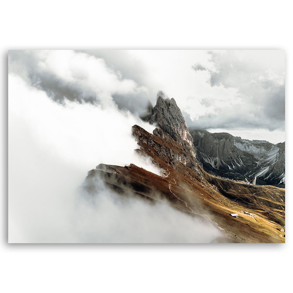 Kalnų viršūnė debesyse, paveikslas ant drobės
